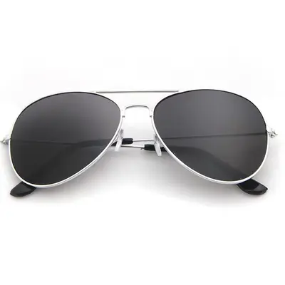 Klassische Doppelsteg-Sonnenbrille Modell 3026 mit farbigen Gläsern - 9