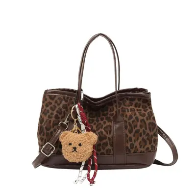 Retro leopar desenli süet kova çanta, çapraz askılı