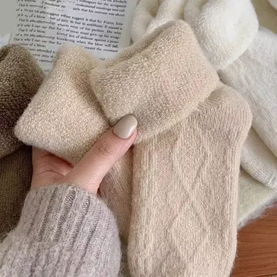 Kadın Kışlık Peluş Çorap, Kalın Termal Orta Boy