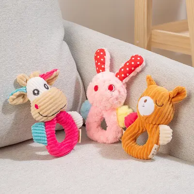 Peluş oyuncaklar toptan Amazon'un en popüler ısırmaya dayanıklı ve diş kaşıyıcı köpek evcil hayvan oyuncakları Elde tutulan peluş bebekler