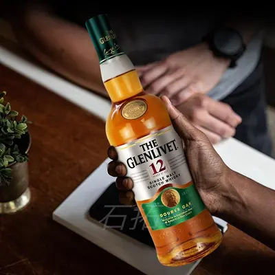 Glenlivet 12 Year Old Single Malt Whisky, 700 ml