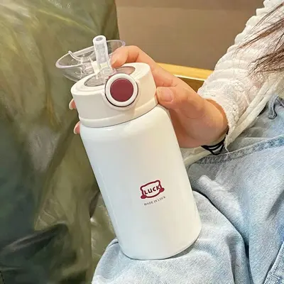 Minimalist kadın termos bardak pipetli 500 ml su şişesi - 4