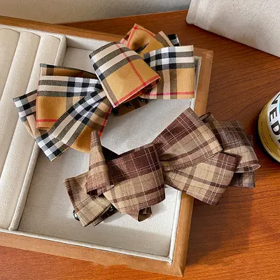 Women's Bow Banana Hair Clip, Retro Pattern, Half-Up Style