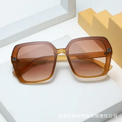 Double-D Large Frame Retro Sunglasses for Women, UV Protection - 2