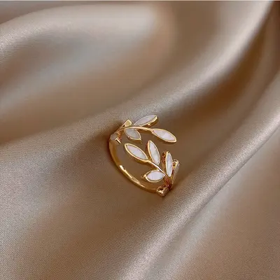 Simple Leaf-Shaped Open Unisex Ring
