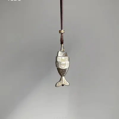 Fish pendant necklace vintage patchwork long chain - 2