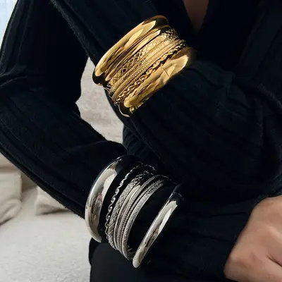 Europäische und amerikanische grenzüberschreitende Mode Metall Bühnen Armbandsatz für Frauen, personalisiertes übertriebenes Zahnrad breites Armband Armreif