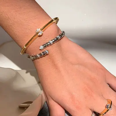 Rotatable Flashing Zircon Bracelet for Women, Lightweight Luxury Niche Design, High-end Feel, Fashion Temperament, European and American Vintage Hand Jewelry