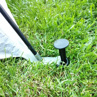 Weed Control Mulch Fabric with Plastic U-Shaped Pegs