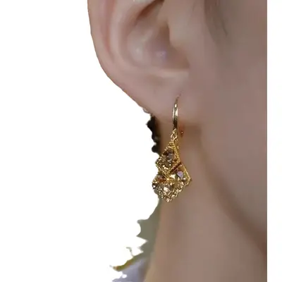 Diamantbeschichtete zweischichtige Rautenohrringe, kaffeebraun