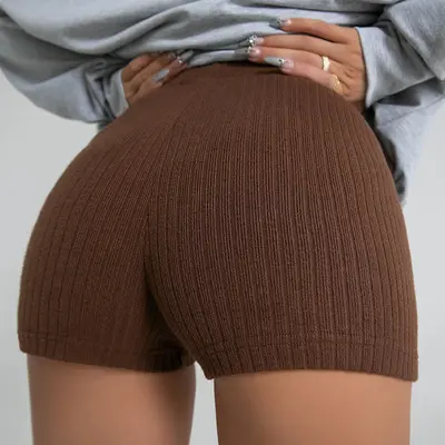 Yüksek bel kaldırıcı ince üçte bir boy kadın fitness şortu, göstermeyen kumaş - 4