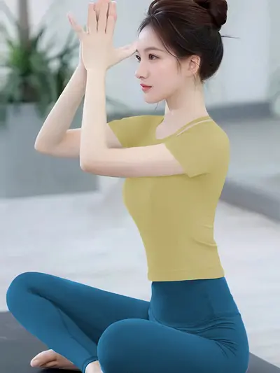 Kadınlar için güzel kısa kollu yoga kıyafetleri 2025 yeni üst düzey takım Pilates profesyonel antrenman fitness spor üstleri - 8