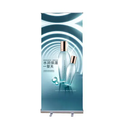 Roll-up sergi standı, dik duran zemin tipi reklam ekranı