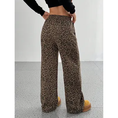 Damen Y2K Freizeithose mit geradem Bein und Leopardenmuster