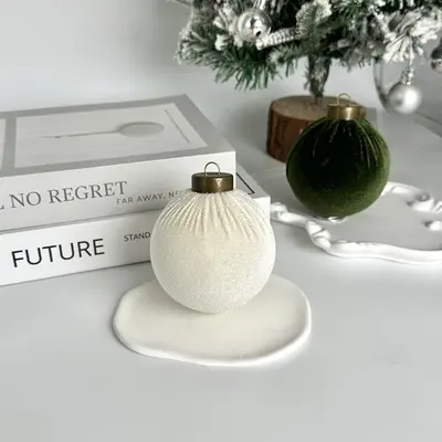 Dunkle Samt-Weihnachtskugeln, beflockt - 9