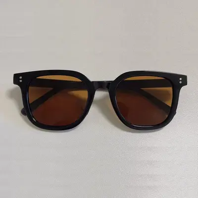 Unisex Retro-Sonnenbrille in Braun und Hellblau - 10