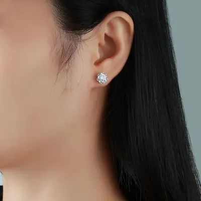 S925 Sterling Silver Heart Moissanite Stud Earrings for Women