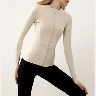 Dik yakalı uzun kollu kadın yoga üstü, hızlı kuruyan ve slim fit - 5