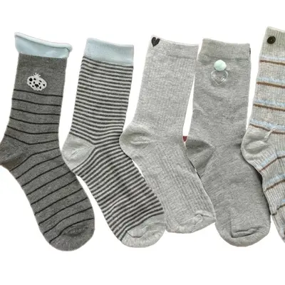 Unisex Mid-Calf Sports Socks with Heart Design, Solid Color