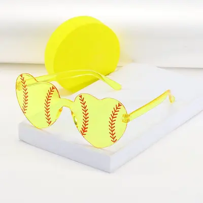 Herzförmige Sonnenbrille in Bonbonfarben mit einteiligen Gläsern - 4