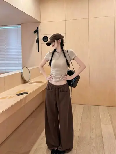 Loose Wide-Leg Autumn Trousers with Front Pockets, Soft Fabric - 8