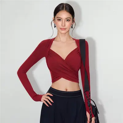 Women's sports crop top with chest pad, fitted - 5