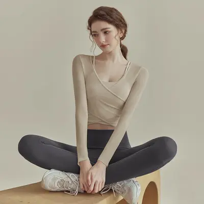 Women's Yoga and Pilates Training Set with Long-Sleeve Top - 11