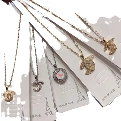 Sınır ötesi popüler titanyum çelik kolye, tasarımcı kolye, Chanel tarzı kolye, tasarımcı takı, tasarımcı aksesuar kolye toptan satış