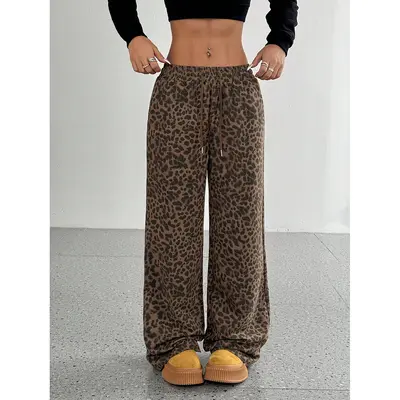 Damen Y2K Freizeithose mit geradem Bein und Leopardenmuster