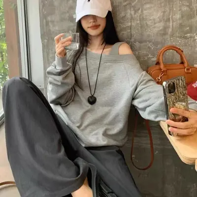 Amerikan Tarzı Kadın Sweatshirt, Eğik Omuzlu, Omuz Açık, Bol Kesim