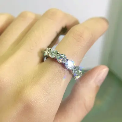 Moissanit-Ring, Farbe D, 18K Weißgold, 950 Platin-Optik