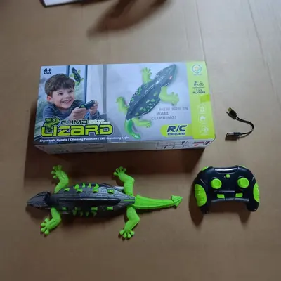 Wall-climbing gecko remote control car toy - 7