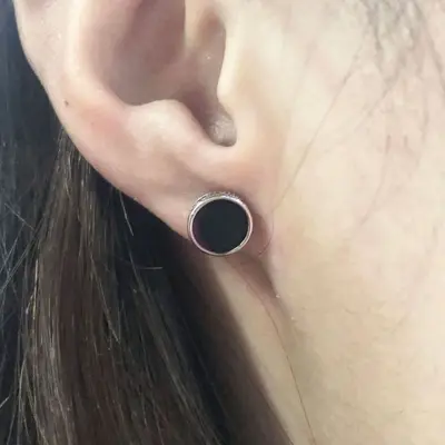 Trendige Herren geometrische Stecker Ohrringe koreanischer Stil einzelne modische Internet-Prominente Herren Ohrringe einfach vielseitig modisch Persönlichkeit Nischen Ohrringe