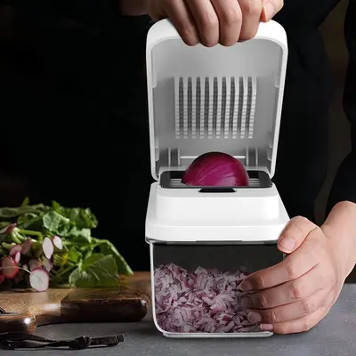 Manual vegetable dryer with multi-compartment drain basket - 2