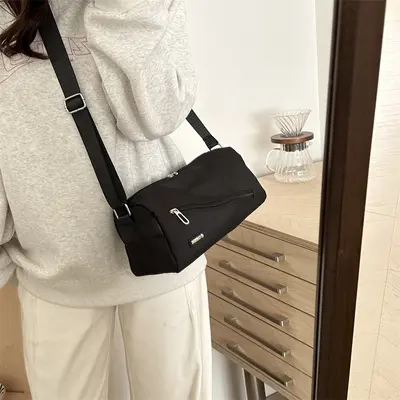 Large Capacity Canvas Single-Shoulder Bag for Short Trips - 4