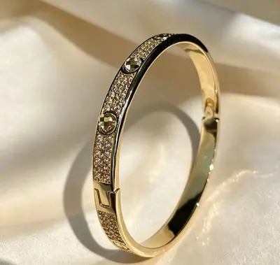 Wide round three-row crystal bracelet, metal snap clasp