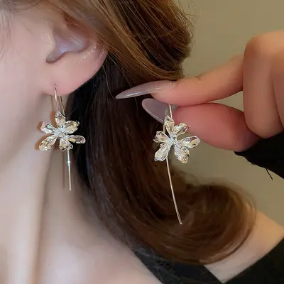 Gümüş iğne Avrupa ve Amerika sınır ötesi çiçek geometrik püskül küpeler moda metal tarzı küpeler hafif lüks üst düzey küpeler toptan - 8