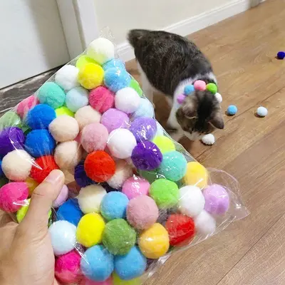 Interactive Cat Toy Gun Launching Polyester Fur Balls - 4