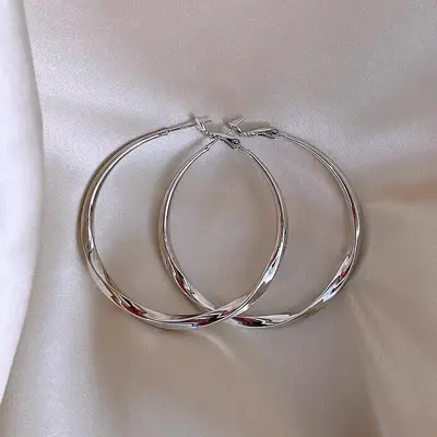 Large flat ring earrings - 7