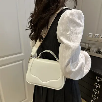 Women's Winter Handbag, Single Shoulder Small Square Bag - 4