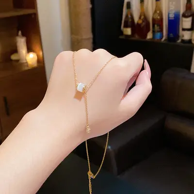 Lightweight luxury niche high-end titanium steel necklace elegant micro inlaid zirconia bridge bone chain fashion versatile temperament internet celebrity pendant - 8
