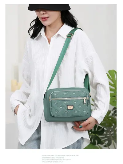 Neue Stil-Crossbody-Tasche zum Ausgehen, große Tasche für Einzelhandelstische, leichte Luxus-Kleinquadrat-Tasche, französische Kleinreisetasche, modische Oxford-Stoff-wasserdichte Geldbörse