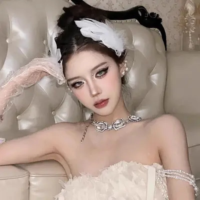White Feather Hair Clip for Women, Ballet Performance Swan Accessory