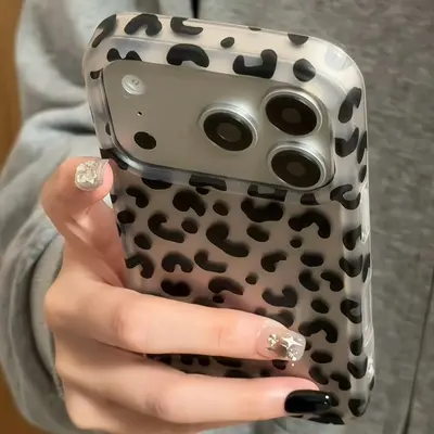 Açık kahverengi leopar desenli iPhone 16 Pro kılıfı, darbe önleyici