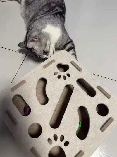 Cat Puzzle Maze Felt Box with Holes and Bell Ball Cat Toy - 8