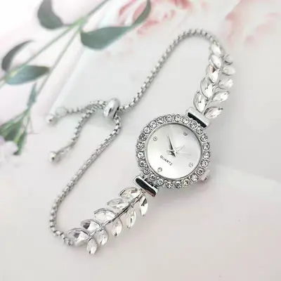 2026 new fashion diamond-studded leaf-shaped round women's watch with simple dial and freely adjustable strap, specially for cross-border gifts. - 13