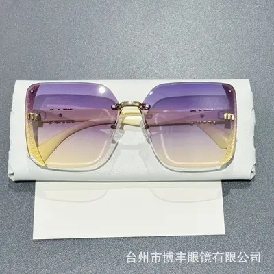 Women's Semi-Rimless Gradient Tea Sunglasses with Sparkle Details - 5