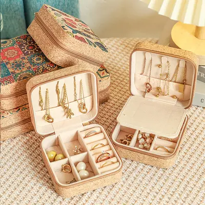 European and American Style Leather Jewelry Storage Box with Mirror Zip Hard Case Portable Travel Earring Ring Jewelry Organizer