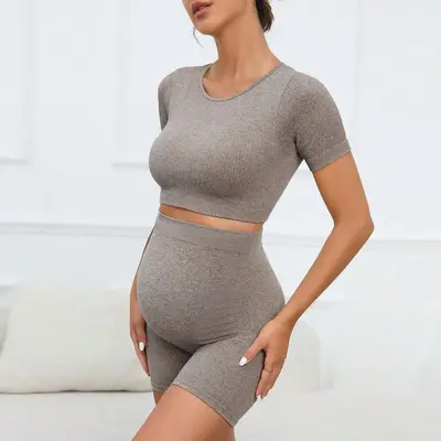 Maternity Yoga Set with Seamless Short Sleeve Top and Peach-Hip Shorts - 7