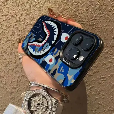 Harte Hülle mit Tarn-Haifisch-Muster für iPhone 16 Pro Max, 14, 13, 12, 11, XR